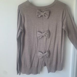 Catherine Malandrino Long Sleeve Sweater with Bow Detail on Back, size small